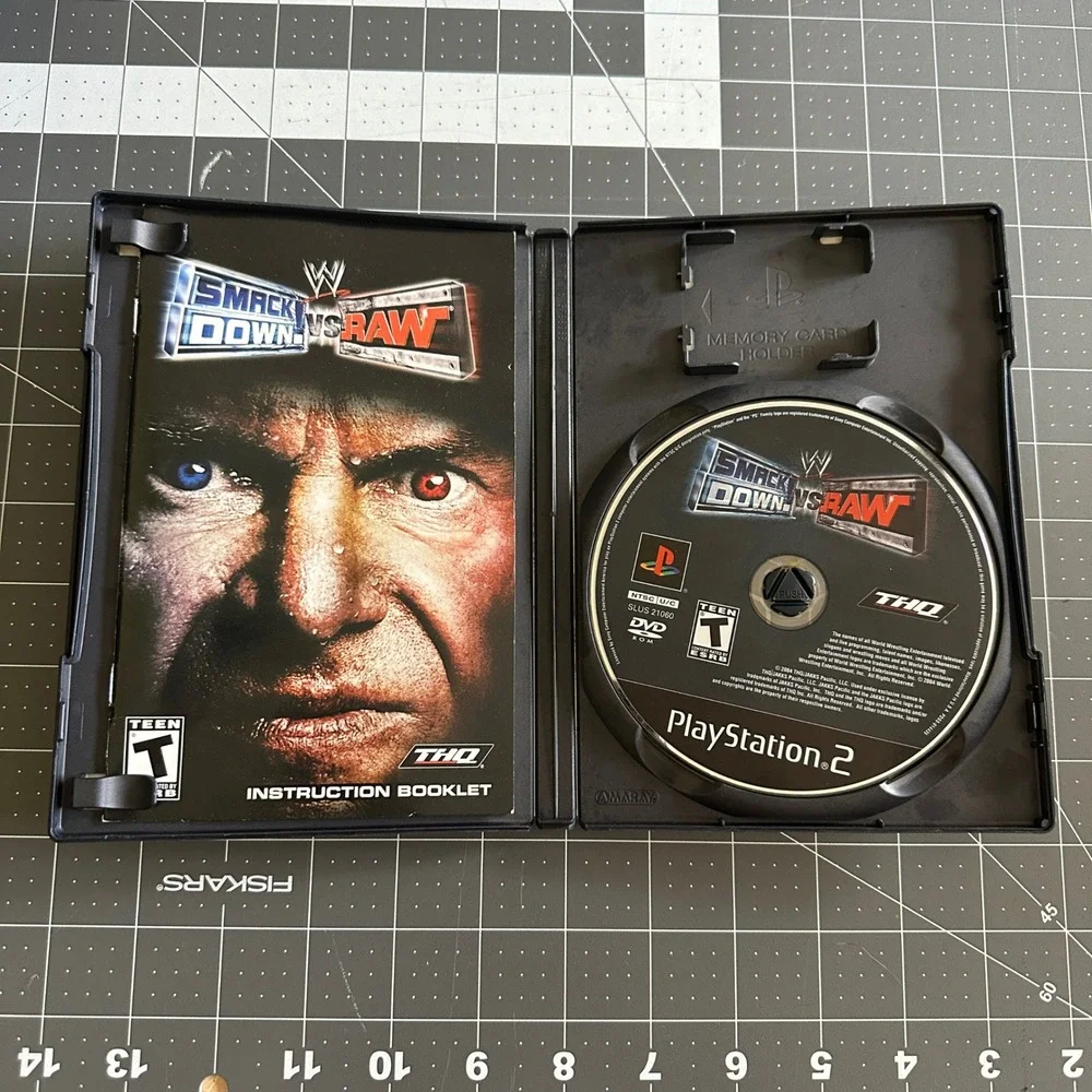 WWE SmackDown vs Raw Sony PlayStation 2 PS2 Game CIB THQ Wrestling Black Label